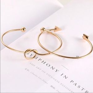 🤩SOLD OUT🤩Gold Knot & Arrow Bracelet Set